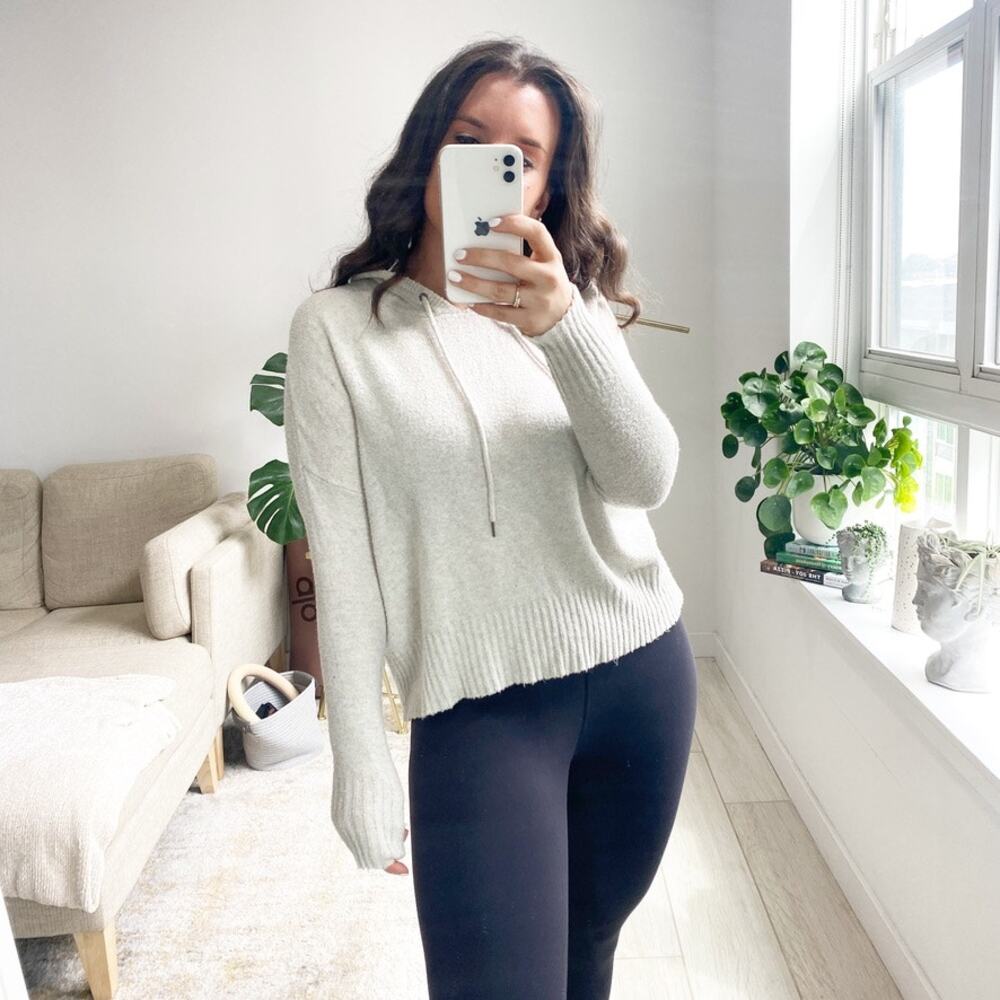 American Eagle White Fuzzy Hoodie Size Small